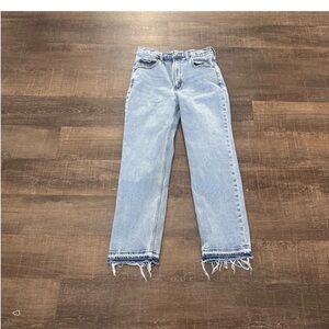 Abercrombie & Fitch The Ankle Straight Ultra High Rise Raw Hem Jean Size 6/28